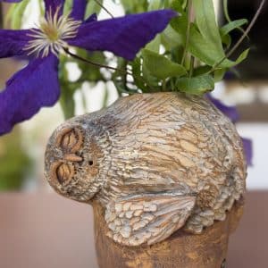 La Gardienne des Bois : Vase Chouette de Tengmalm en Grès Roux